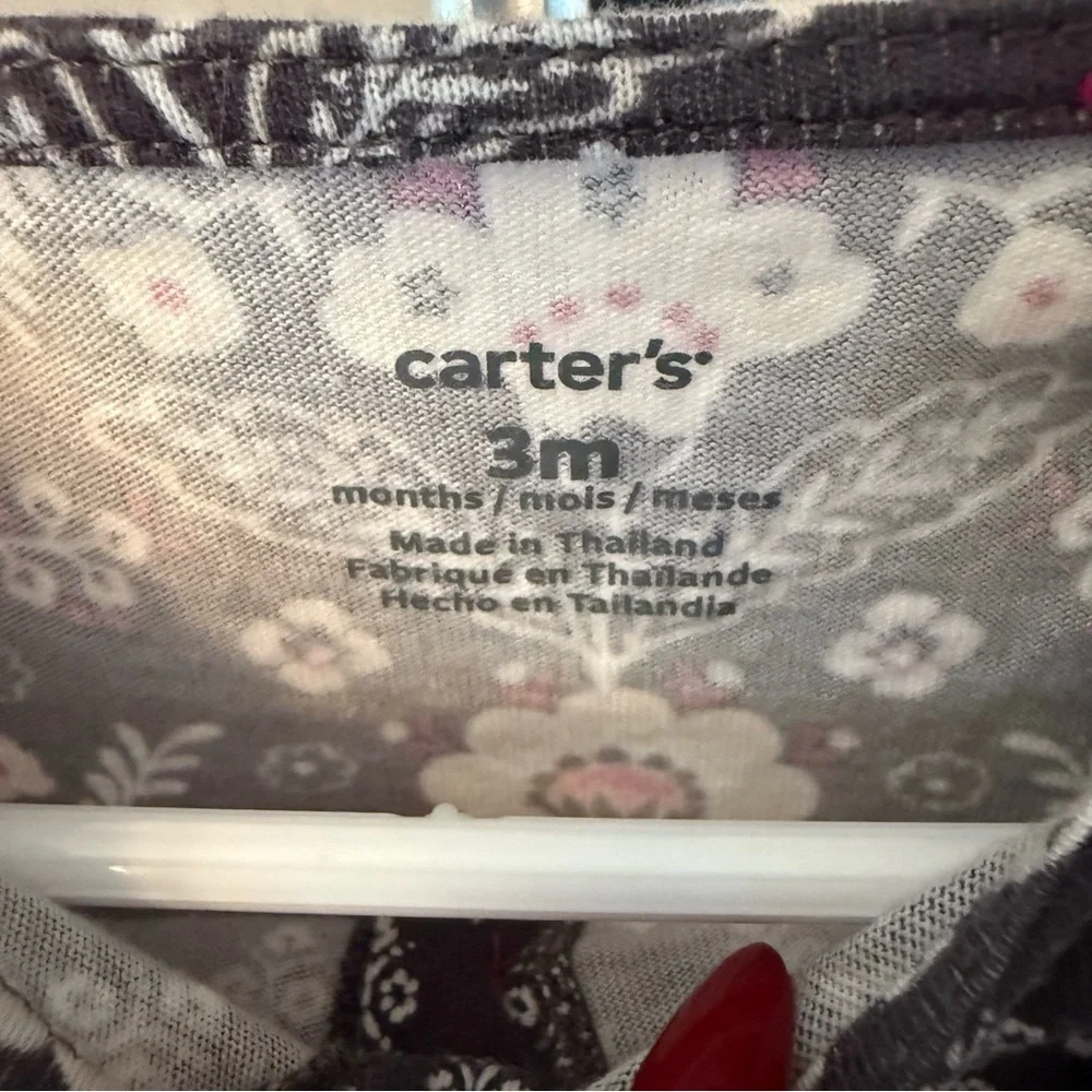 Carter's Baby Girl Bundle 0-3M/3 M 7 pieces. 2 complete sets, 1 romper, &‎ shirt